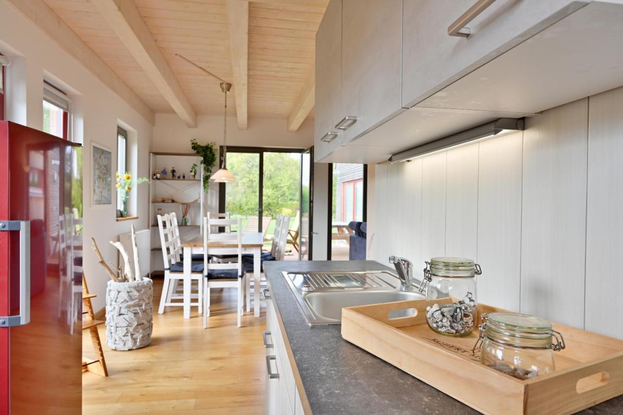 Reetdachhaus "Treibholz" Villa วีคเอาฟ์รือเกน ภายนอก รูปภาพ